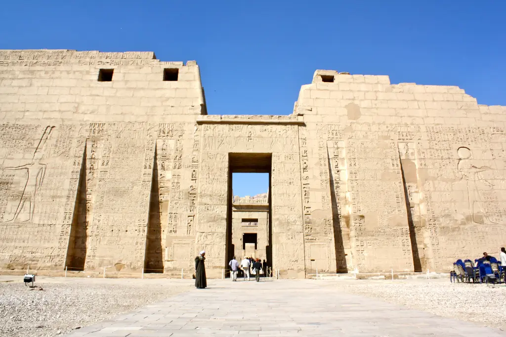 Majestic Full Day Tour From Luxor 